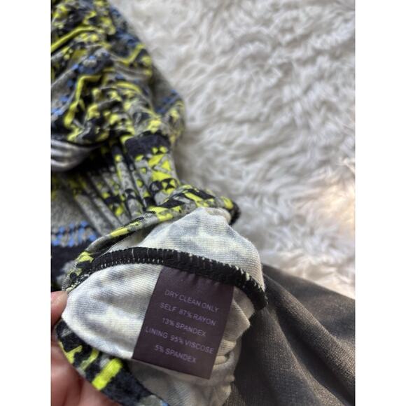 Beautiful Hale Bob women's sz. M knit pattern dress. Soft, comfortable, exc qual - Picture 6 of 11